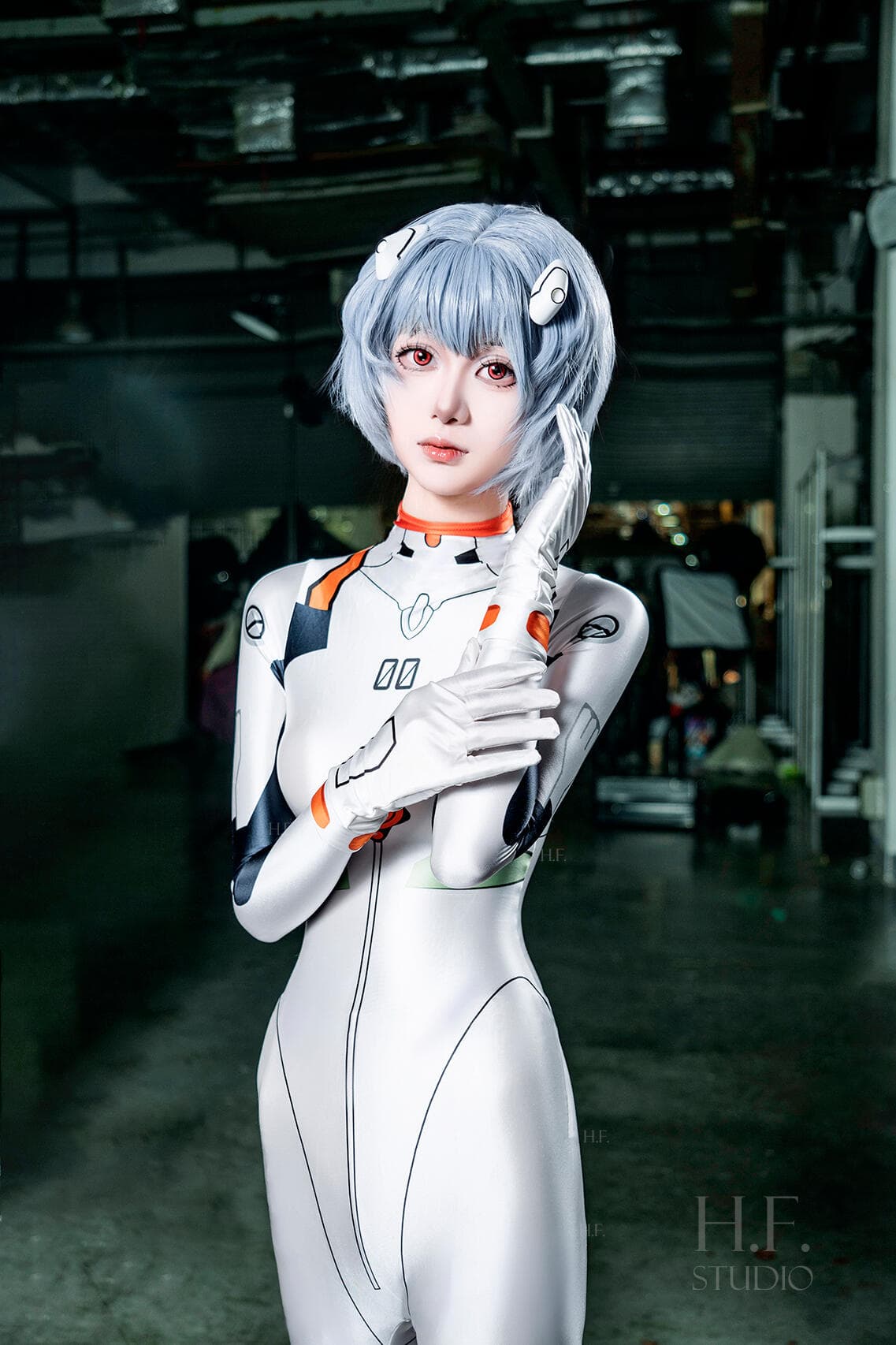 rei ayanami in her plug suit - 4