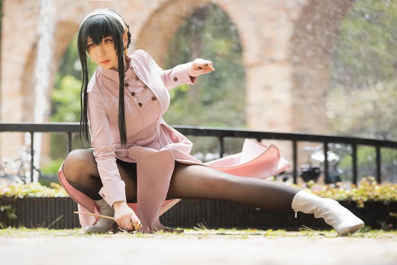 Yor Forger wears stocking on outtings - 5