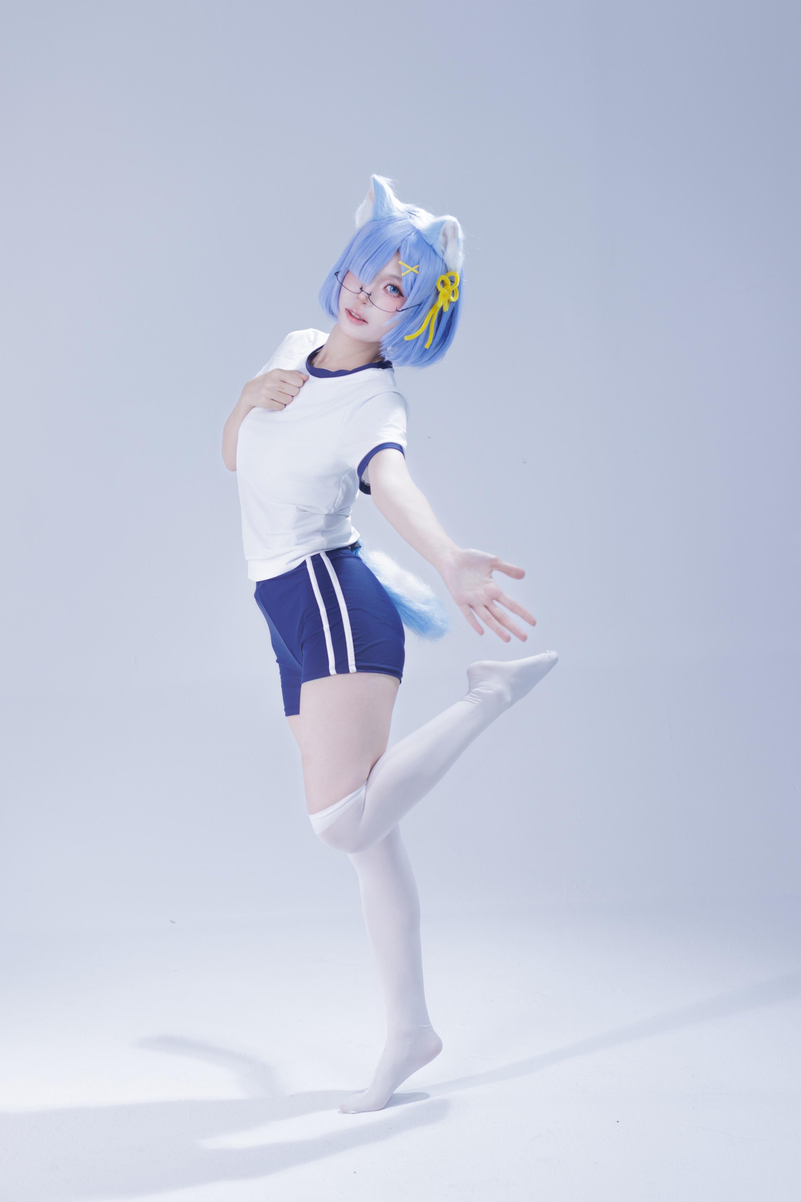 rem is going to the gym - 2