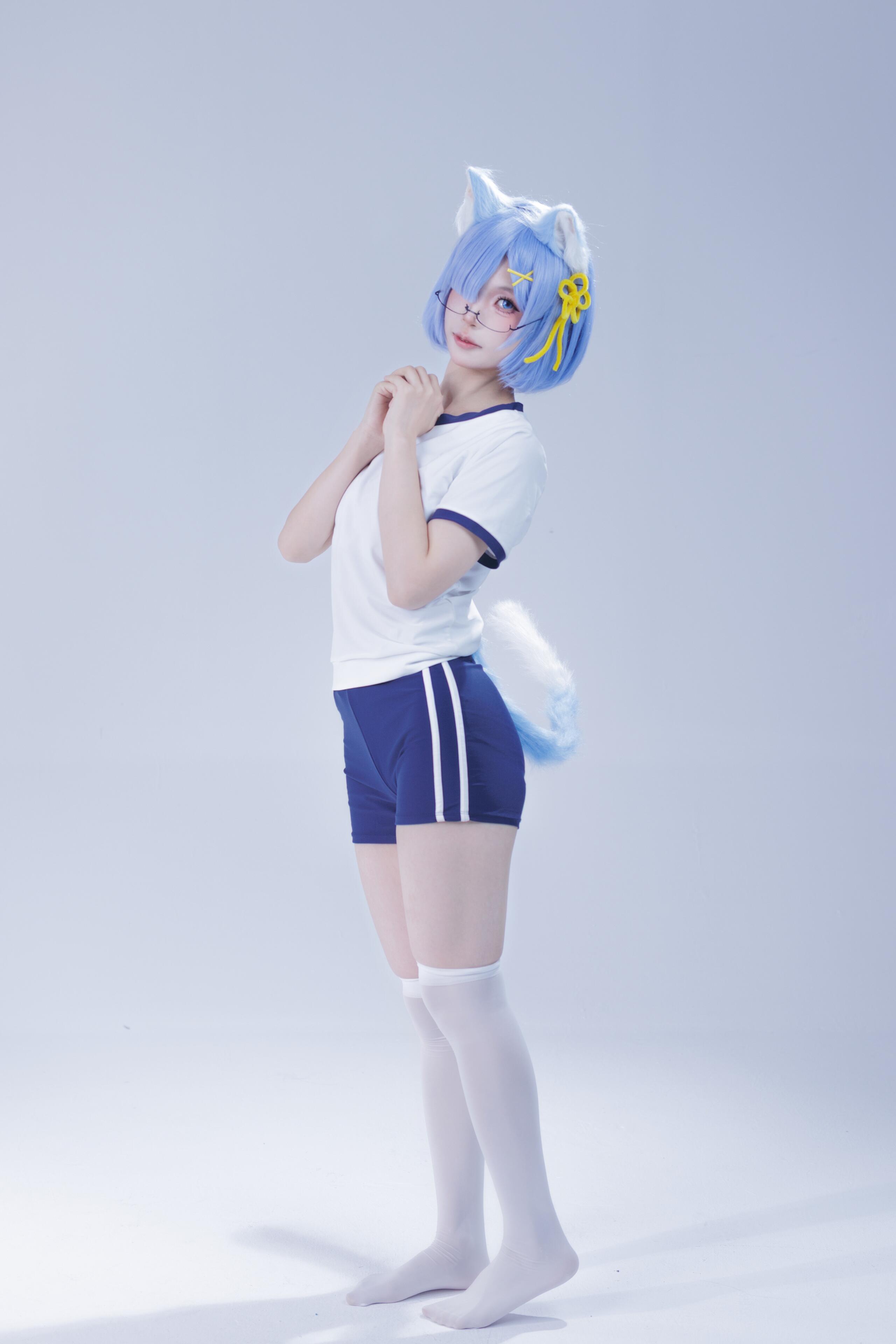 rem is going to the gym - 9