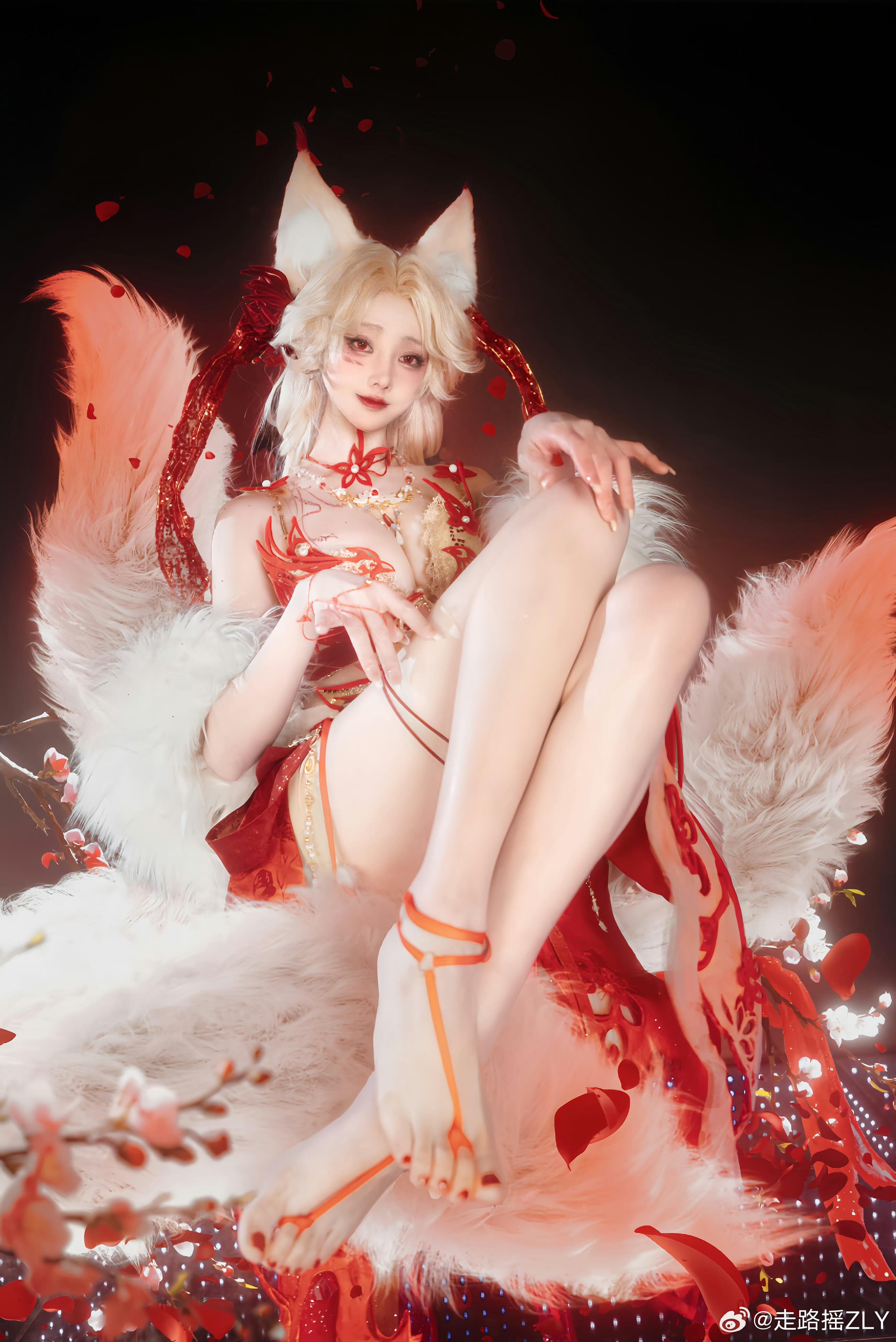 be a but foxy, footsie - 1