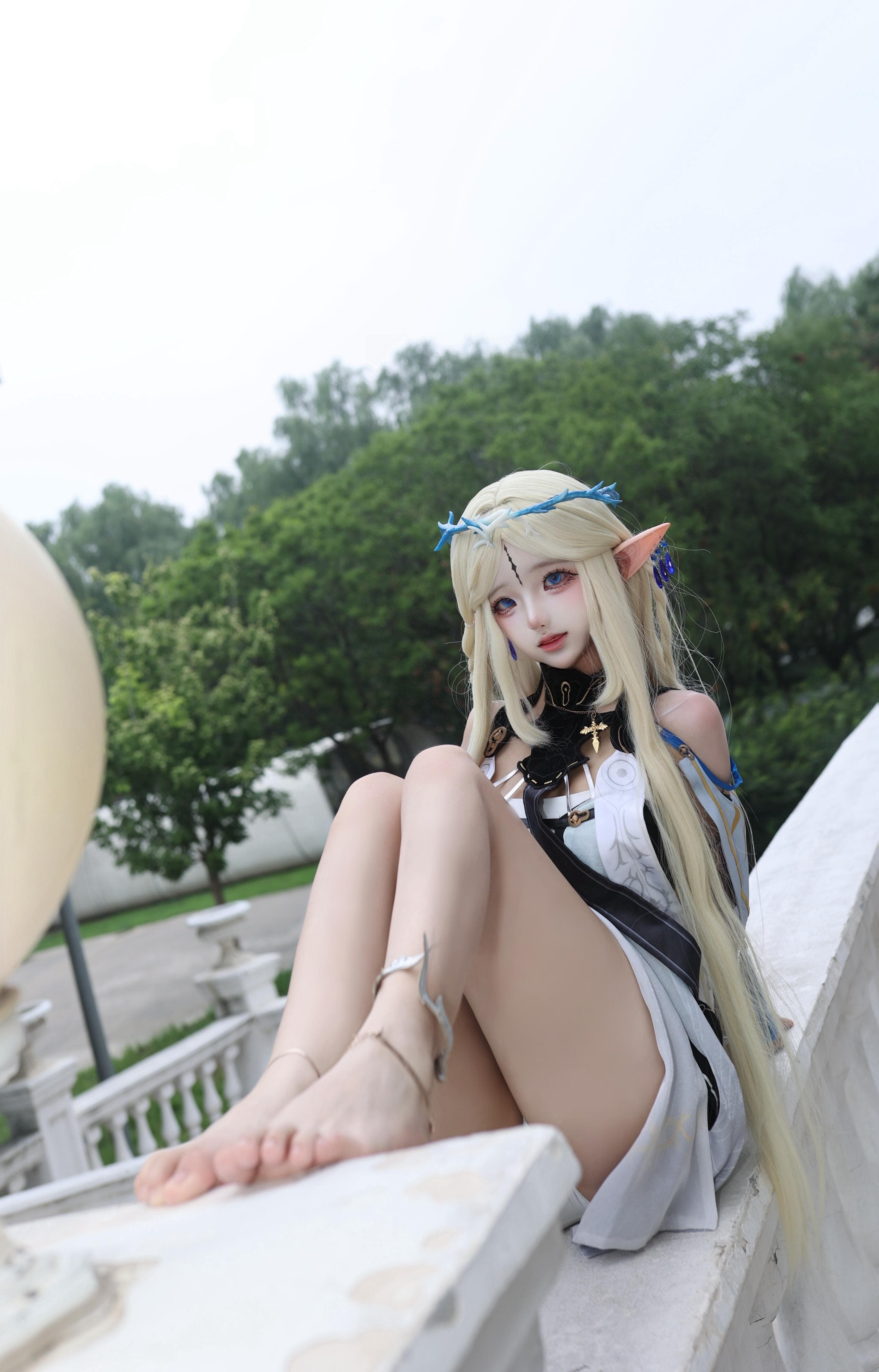 just chilling in my cosplay - 3