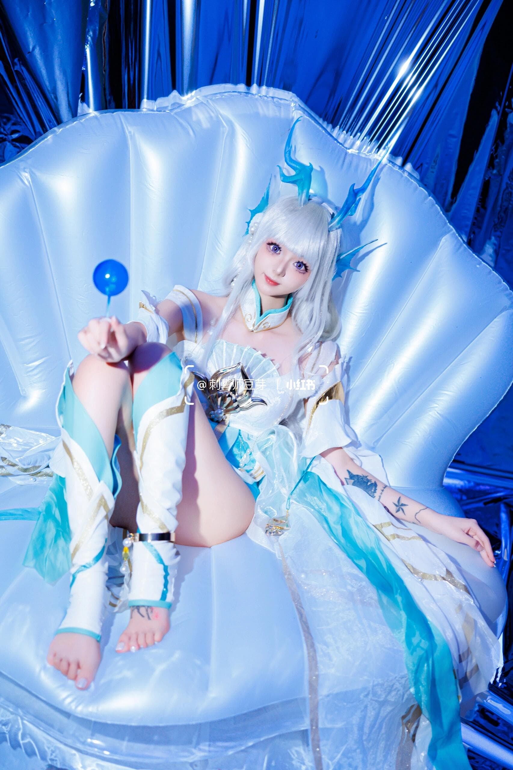 Delicate white footsies showcasing pure elegance... Xishi's charm will leave you absolutely spellbound ✨ - 6