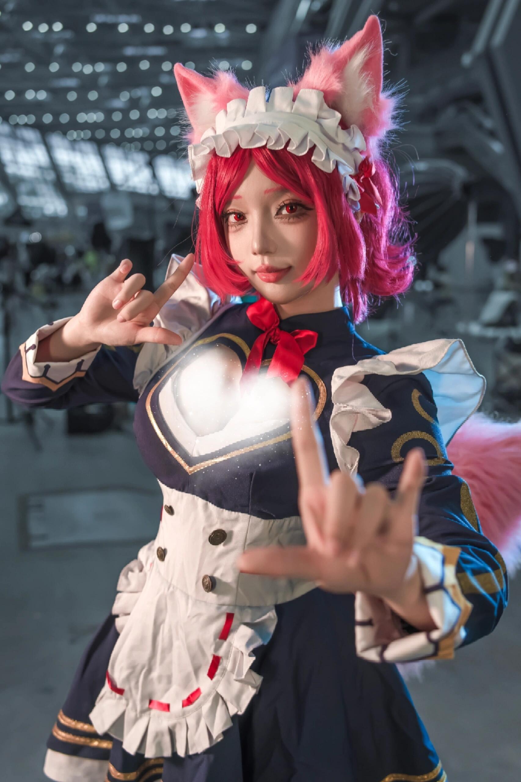 Stunning Daji cosplay showcasing her seductive charm and alluring beauty. This fierce Arena of Valor vixen will captivate you with her mesmerizing poses and perfect costume details. An absolute must-see for fans! - 3