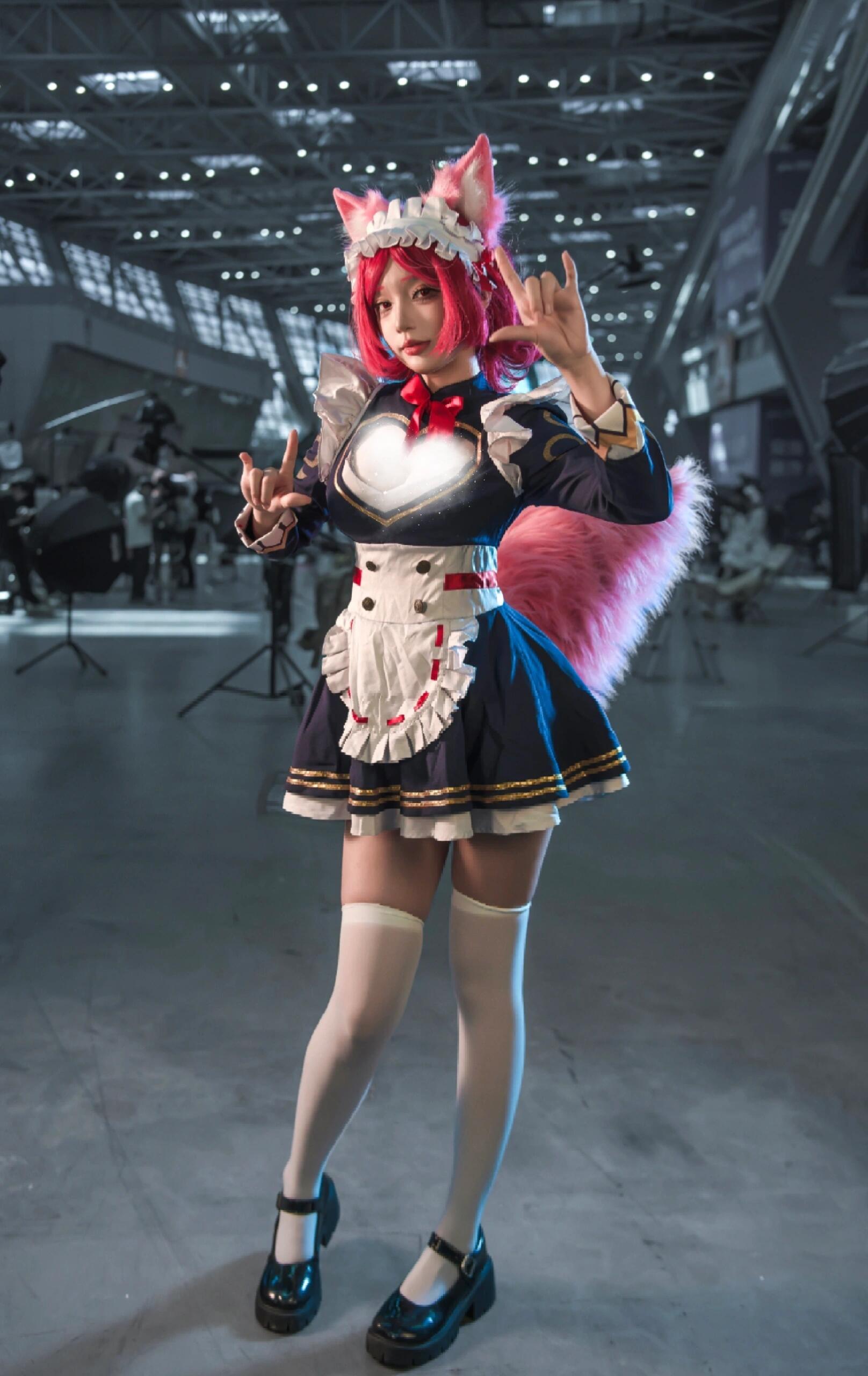 Stunning Daji cosplay showcasing her seductive charm and alluring beauty. This fierce Arena of Valor vixen will captivate you with her mesmerizing poses and perfect costume details. An absolute must-see for fans! - 5