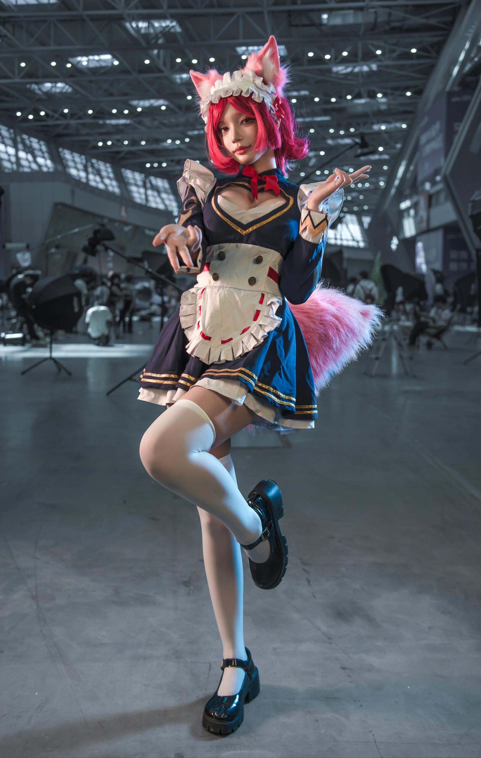Stunning Daji cosplay showcasing her seductive charm and alluring beauty. This fierce Arena of Valor vixen will captivate you with her mesmerizing poses and perfect costume details. An absolute must-see for fans! - 6