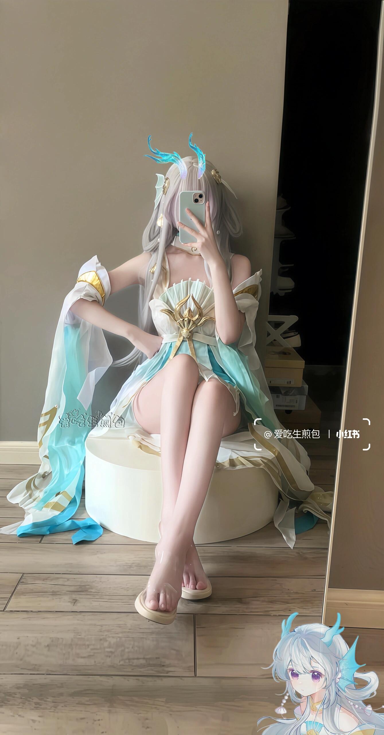 Mesmerizing Xishi cosplay that embodies elegance and sensuality! This legendary Arena of Valor beauty captivates with her graceful poses and stunning traditional-inspired outfit. A feast for the eyes that you won't want to miss! - 2
