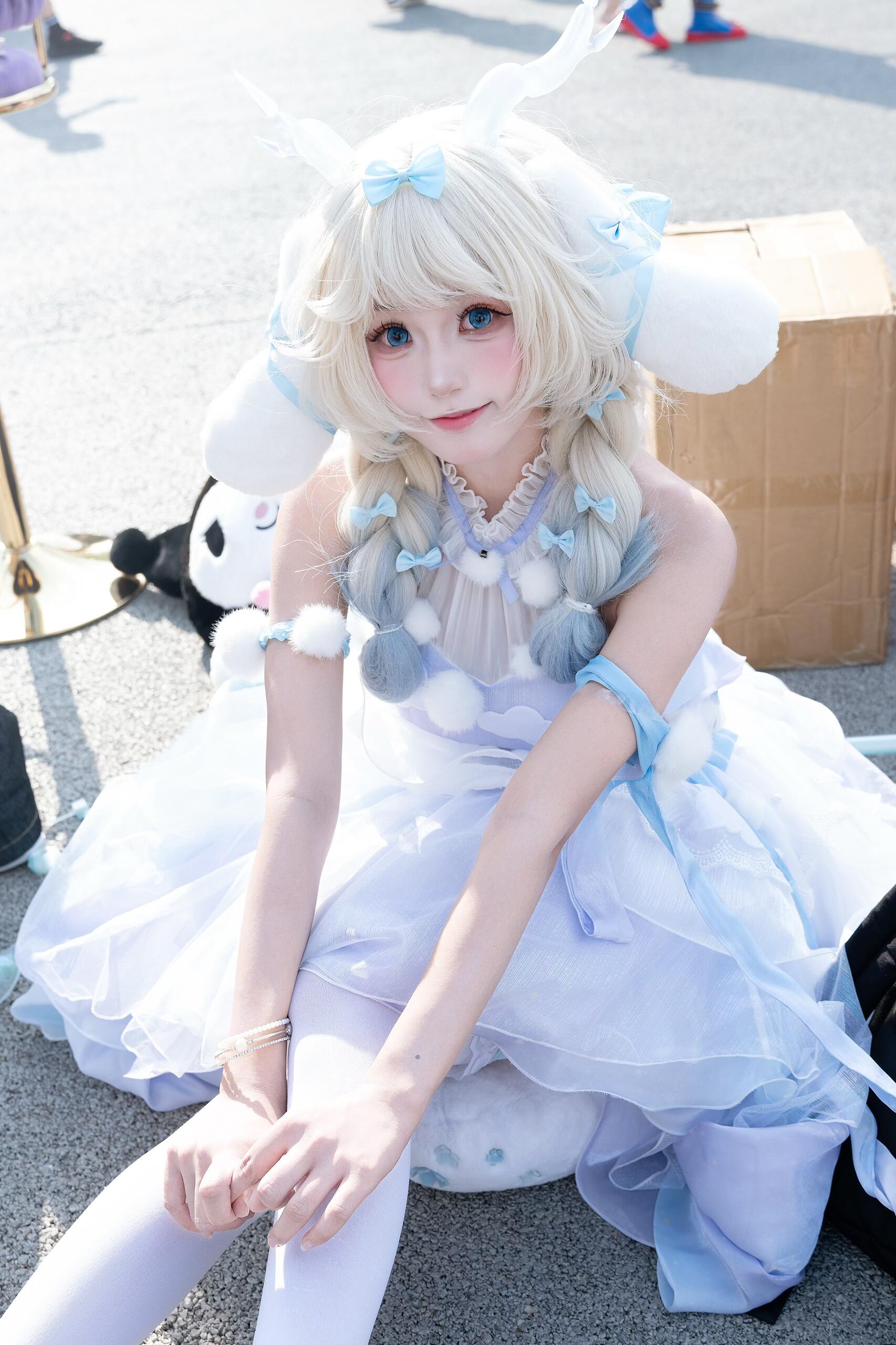 Adorably enchanting Yao cosplay that radiates cuteness and charm! This mystical Arena of Valor character brings playful innocence with a seductive touch. Her whimsical costume and captivating poses will leave you completely mesmerized! - 1