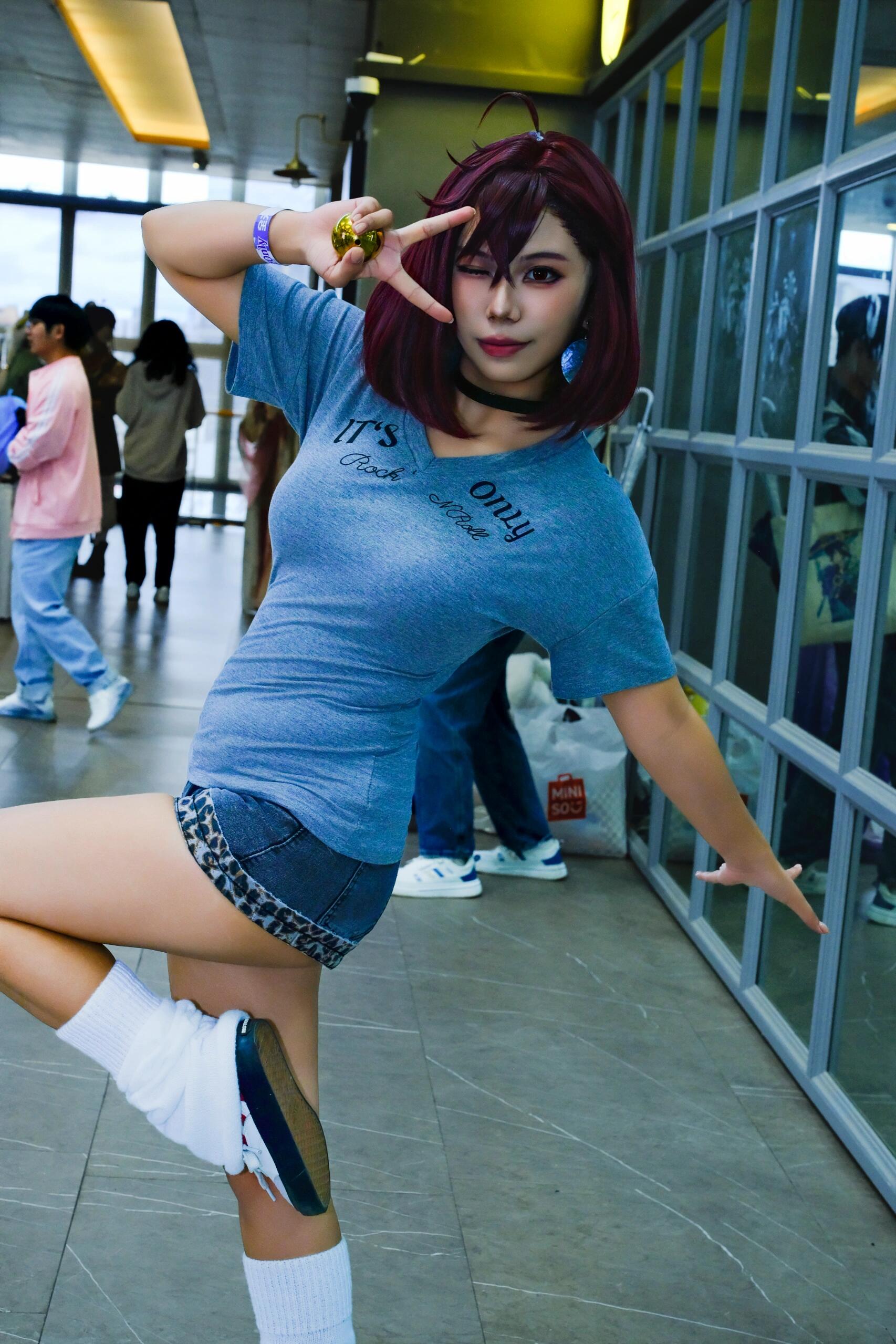 Incredible Dandadan cosplay magic in this 6-image masterpiece! Each photo showcases breathtaking detail and undeniable sex appeal. Her captivating poses and flawless costume work create an unforgettable visual experience. This is premium content that true fans cannot miss! - 6