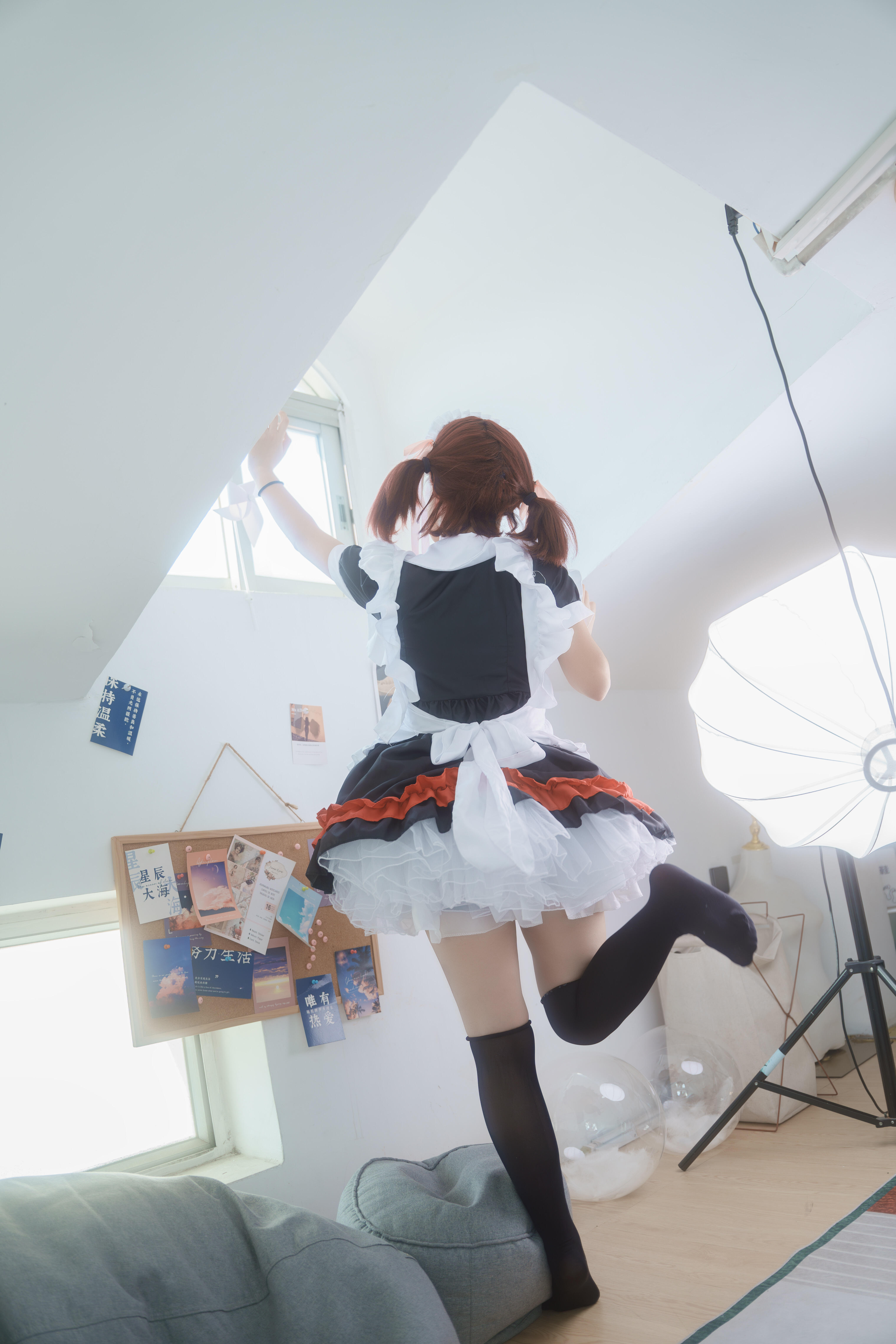 Epic Dandadan cosplay extravaganza with 13 jaw-dropping images! This massive collection delivers non-stop visual pleasure with each shot more captivating than the last. Incredible detail, seductive poses, and flawless execution throughout. The ultimate treasure trove for devoted fans! - 4