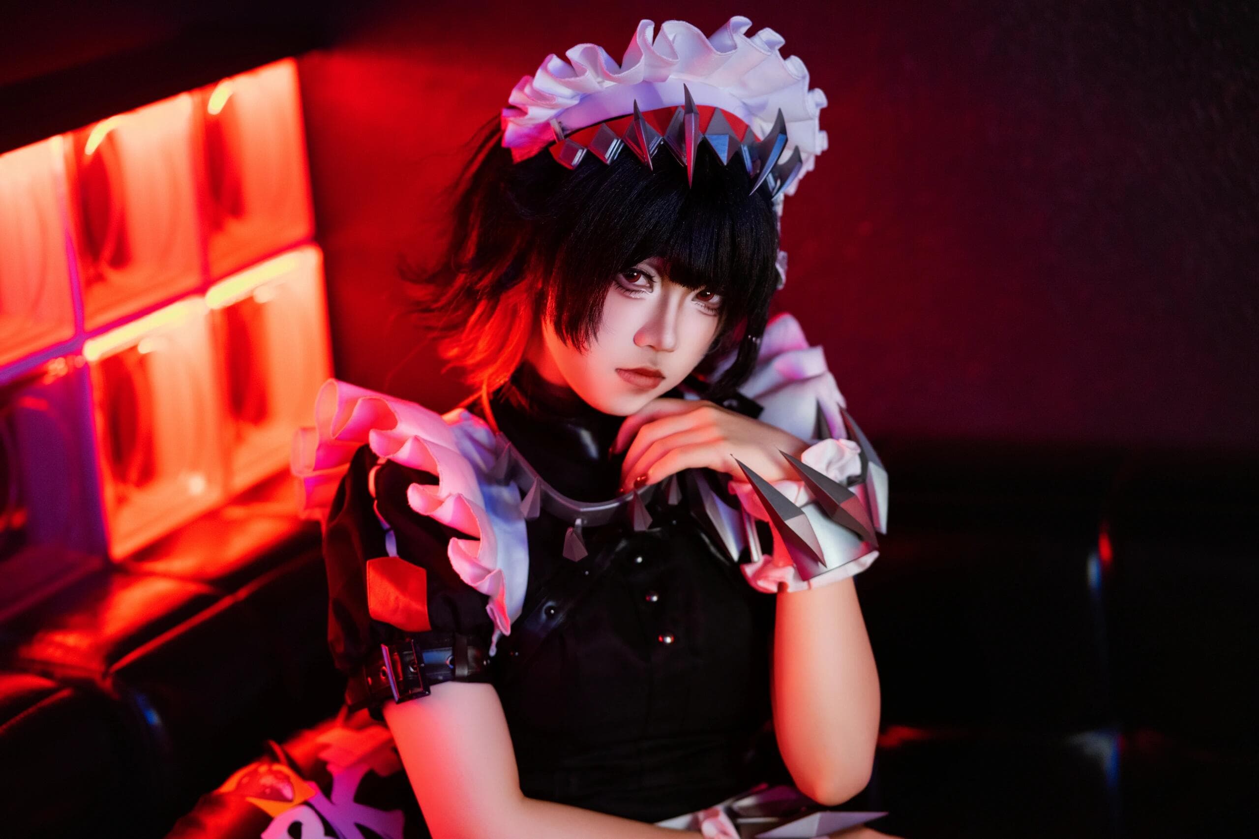 Stunning Ellen Joe from Zenless Zone Zero showcasing her beautiful bare feet in this captivating cosplay. Her confident style shines through as she teases with those gorgeous toes. Pure delight for foot enthusiasts who appreciate natural beauty without stockings. - 2